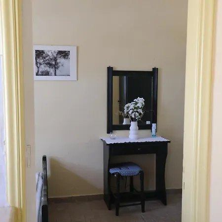 Panormos Apartments דירה