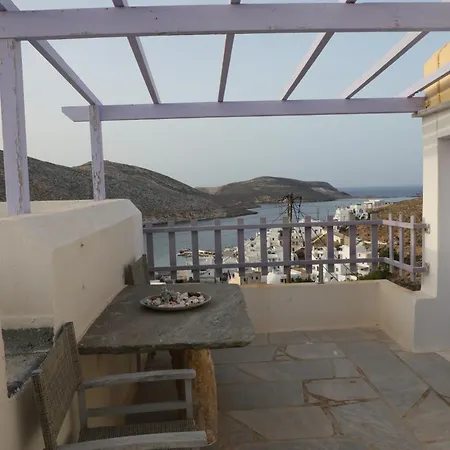 Panormos Apartments *