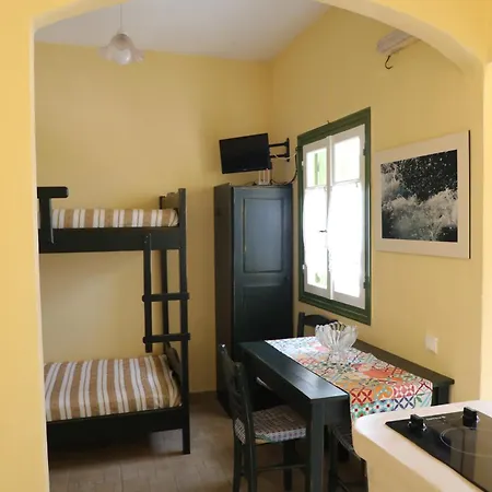 Panormos Apartments דירה